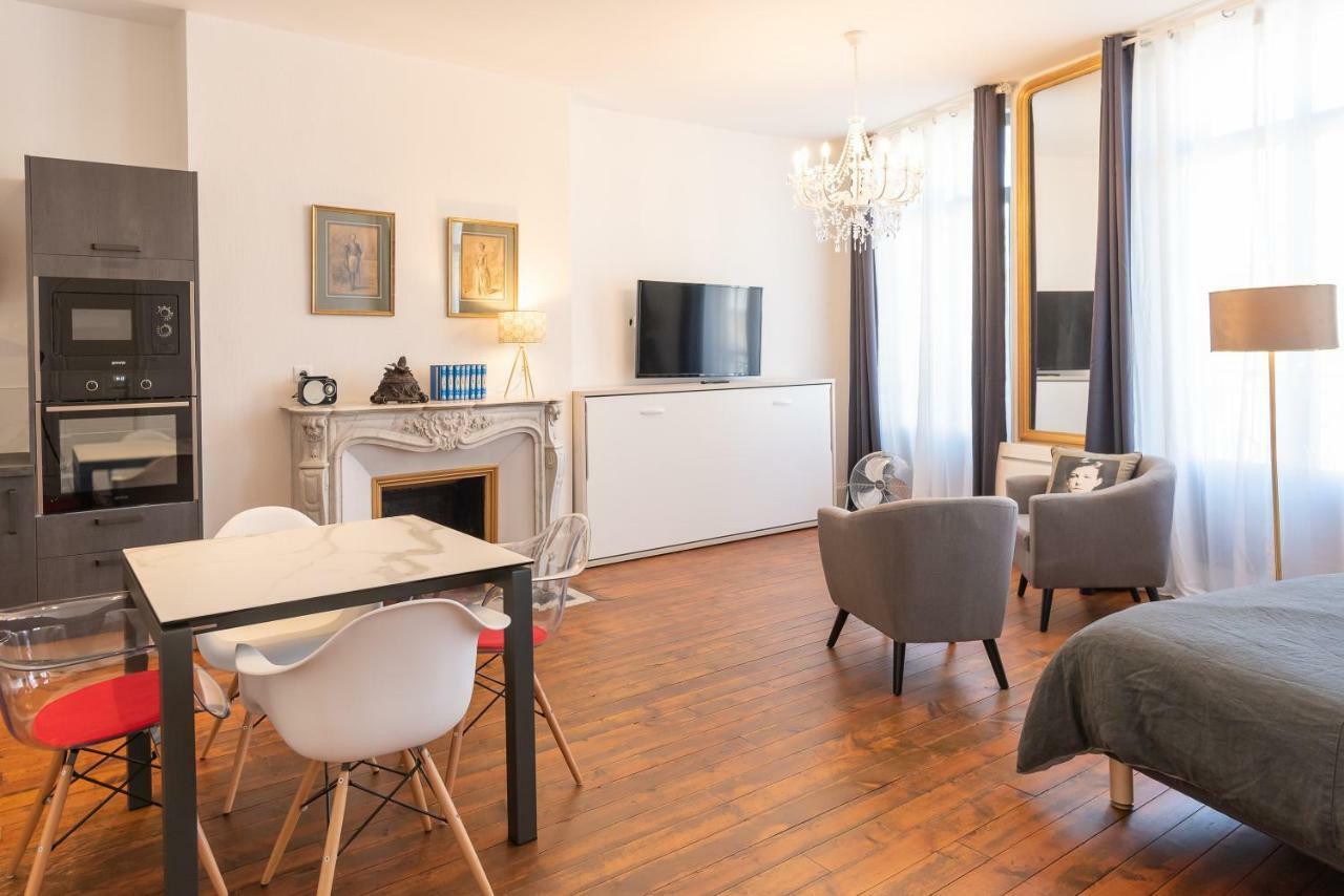 Suite Eugenie Charleville-Mézières 外观 照片