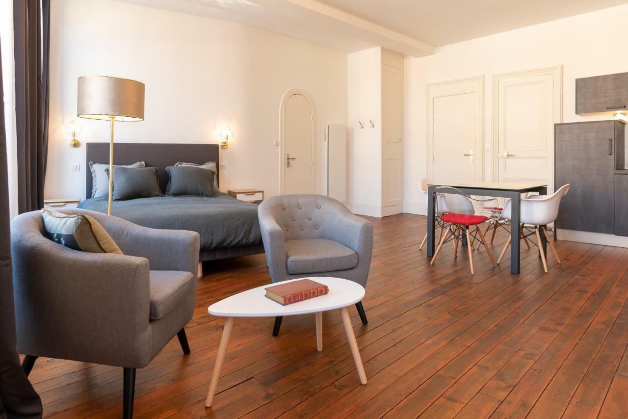 Suite Eugenie Charleville-Mézières 外观 照片