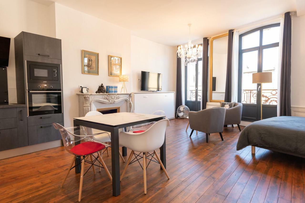 Suite Eugenie Charleville-Mézières 外观 照片